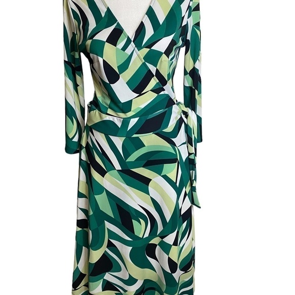 NEW York and company wrap dress size medium. - Picture 1 of 10